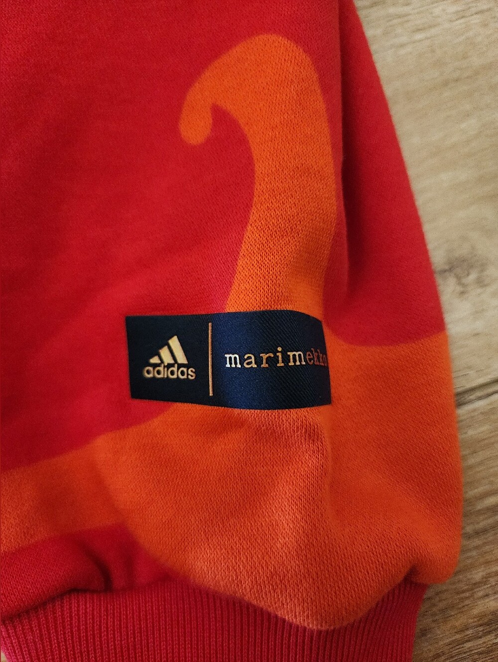 NWT Adidas X Marimekko Fleece Cropped Hoodie Womens M Loose Fit RARE IN RED - Picture 3 of 14